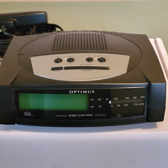 Optimus Atomic Clock Radio Model #ACR 326-AM/FM-Corded/Battery Backup w/Manual - Picture 1 of 5